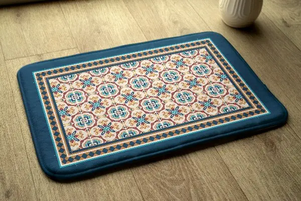 Moderni tepih Geometrijski vzorec z rastlinskimi ornamenti