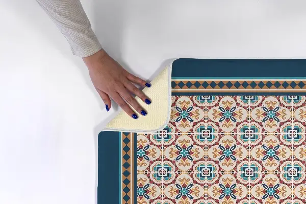 Moderni tepih Geometrijski vzorec z rastlinskimi ornamenti