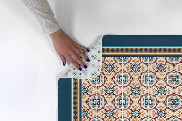 Moderni tepih Geometrijski vzorec z rastlinskimi ornamenti