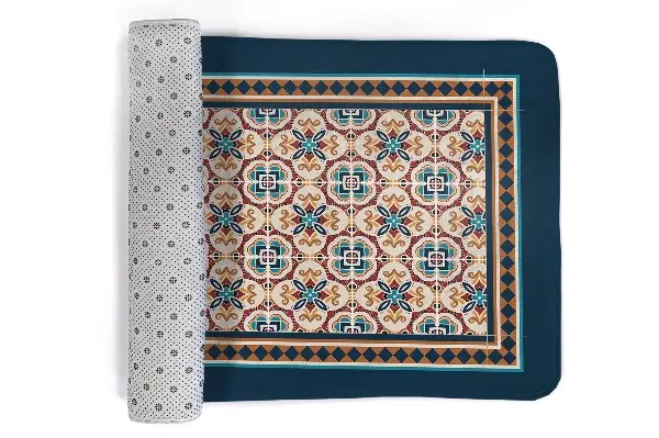 Moderni tepih Geometrijski vzorec z rastlinskimi ornamenti