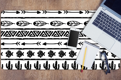 Namizna podloga Boho black and white