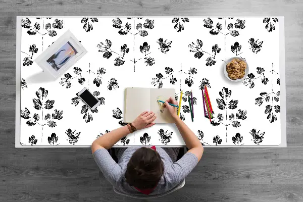 Namizna podloga Black and white pattern