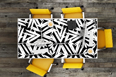 Podloga za mizo Black and white pattern