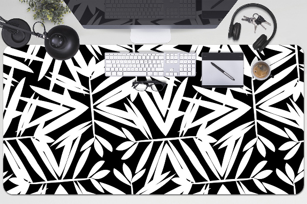 Podloga za mizo Black and white pattern