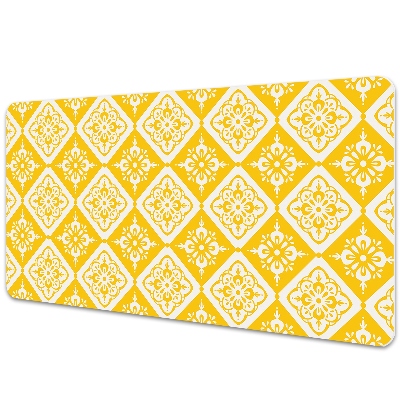 Namizna podloga Yellow white pattern