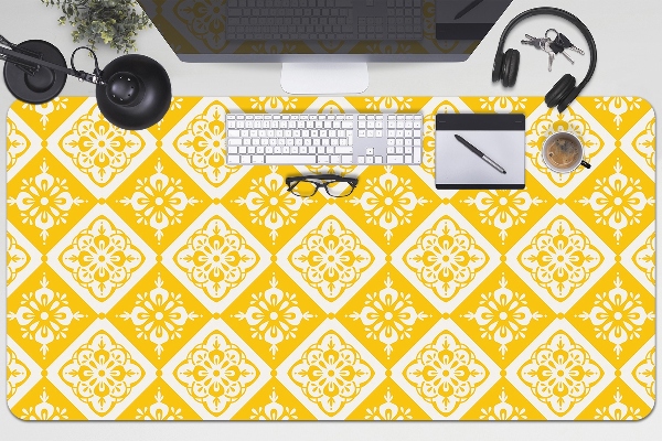 Namizna podloga Yellow white pattern