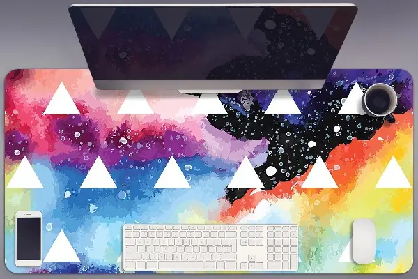 Podloga za pisalno mizo Space triangles