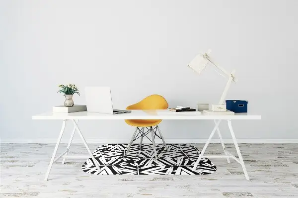 Podloga za stol Black and white pattern