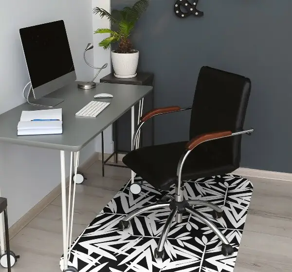 Podloga za stol Black and white pattern