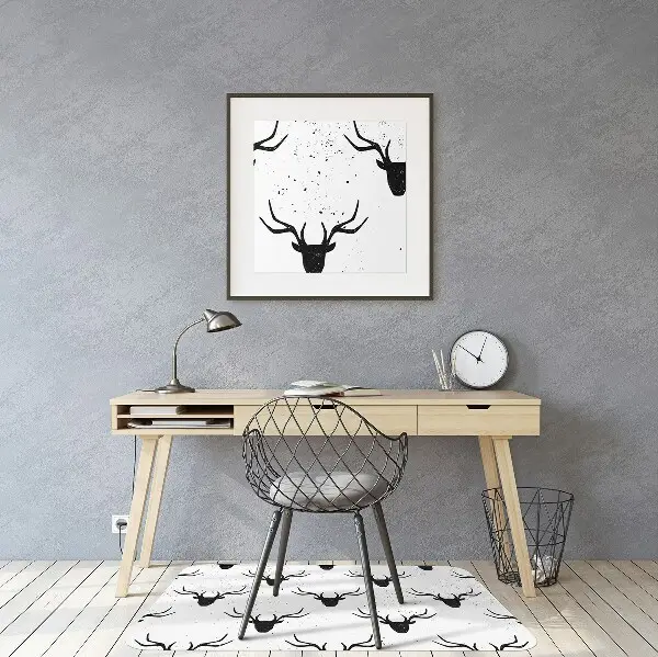 Zaščitna podloga za stol Black deer pattern