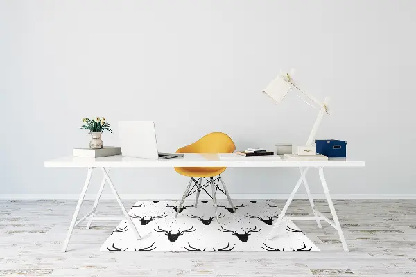 Zaščitna podloga za stol Black deer pattern