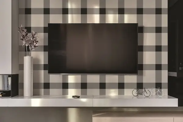 PVC plošča na steni kvadrata