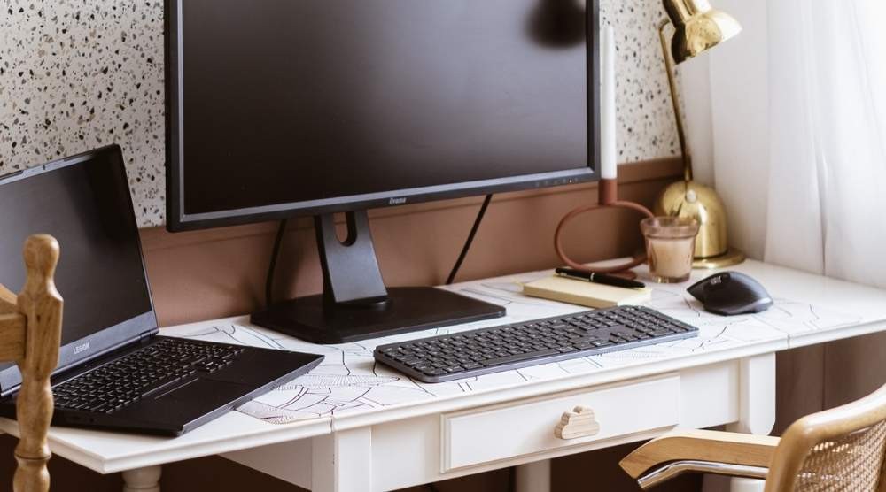 Domača pisarna z značajem - kaj bo izboljšalo udobje vašega dela?