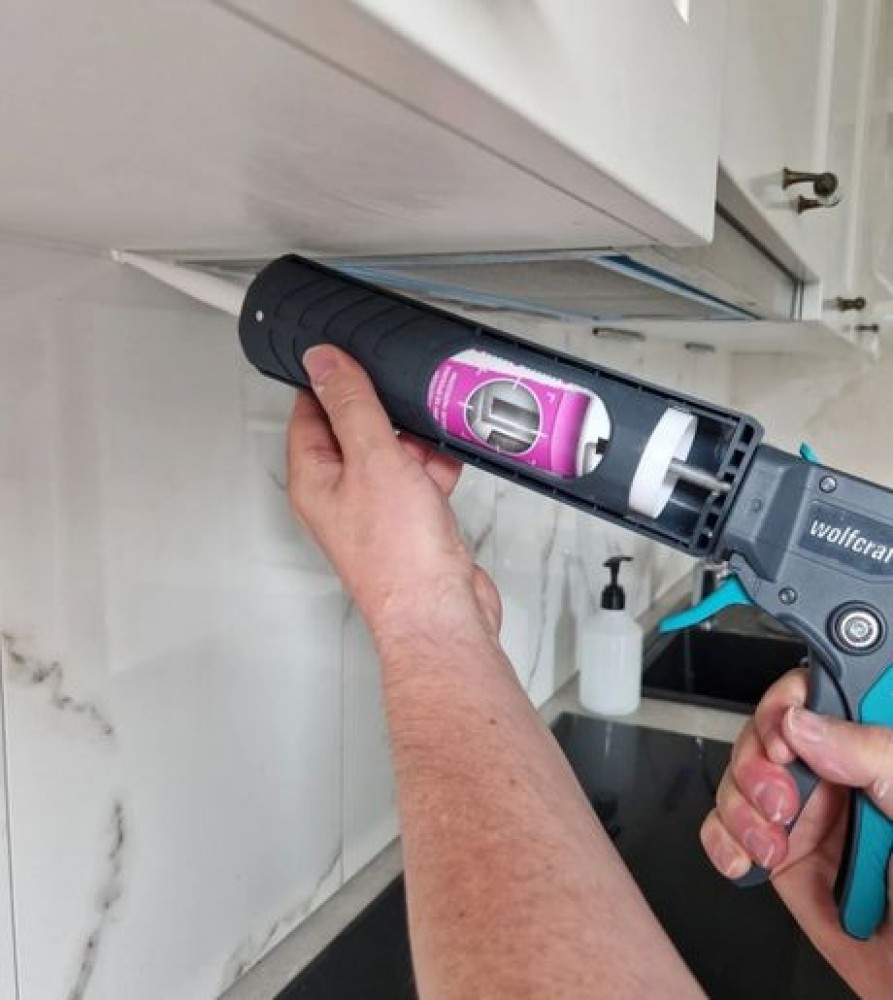 Montaža samolepilnih vinilnih ploščic